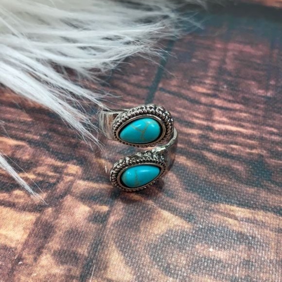 Jewelry - RELISTED Turquoise Stone Adjustable Wrap Ring